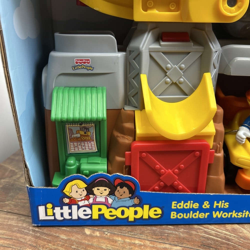 2007 Fisher Price Little People Eddie & His Boulder Worksite New L2345 Works!! - Picture 3 of 13